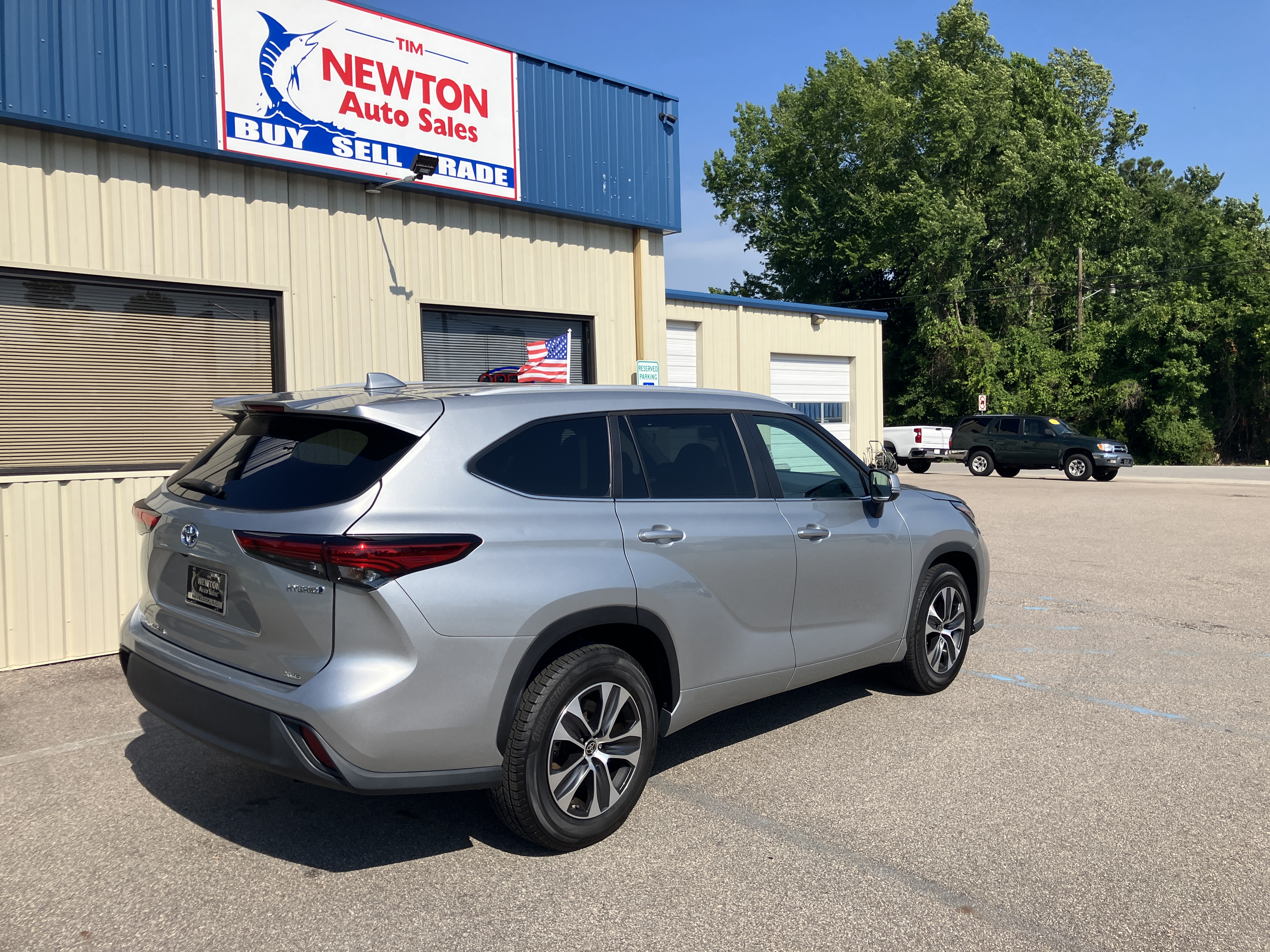 Used 2023 Toyota Highlander FWD XLE Hybrid image 15