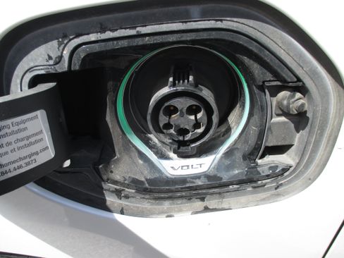 Used 2016 Chevrolet Volt Premier FWD image 16