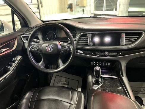 Used 2020 Buick Enclave Avenir image 25