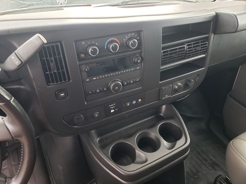 Used 2023 GMC Savana 2500 image 11