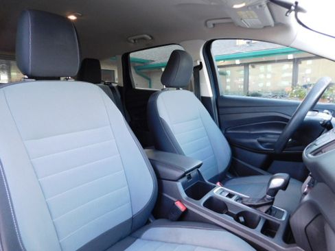 Used 2019 Ford Escape S image 22