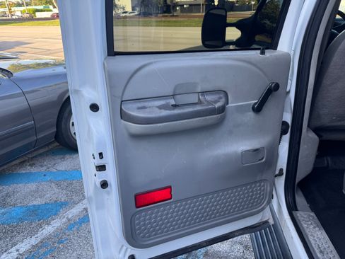 Used 2003 Ford F350 XL image 21