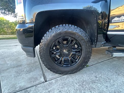 Used 2016 Chevrolet Silverado 1500 High Country image 29