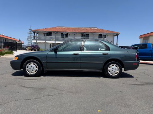 Used 1996 Honda Accord DX image 4