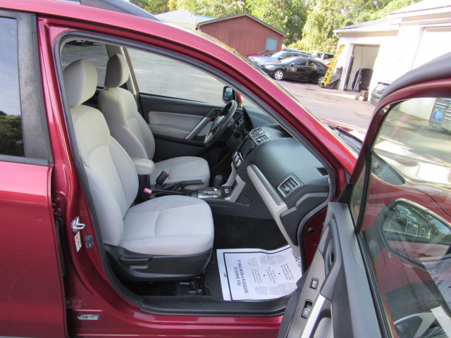 Used 2017 Subaru Forester 2.5i Premium AWD/4WD image 19