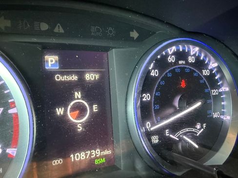 Used 2017 Toyota Highlander AWD V6 image 10