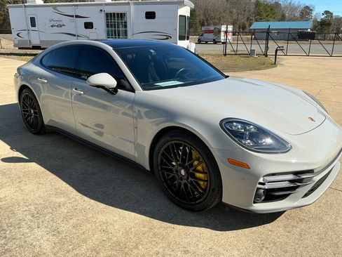Used 2021 Porsche Panamera Turbo S image 4