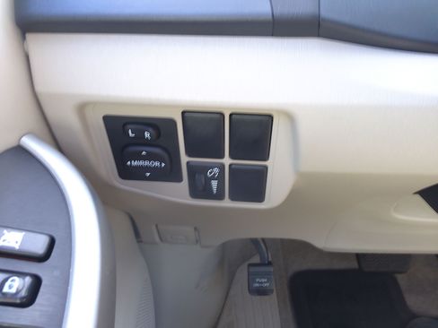 Used 2010 Toyota Prius One image 25