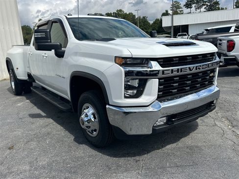 Used 2022 Chevrolet Silverado 3500 LT image 3