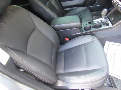 Used 2016 Subaru Legacy 2.5i Limited AWD/4WD image 17