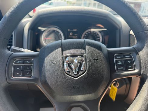 Used 2019 RAM 1500 2WD Crew Cab Classic Tradesman image 10
