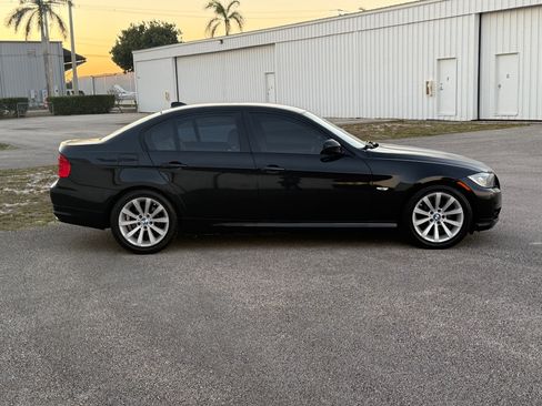 Used 2011 BMW 328i image 4