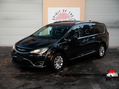 Used 2019 Chrysler Pacifica Touring-L