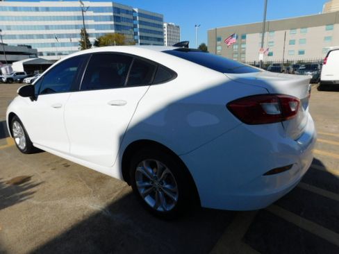 Used 2019 Chevrolet Cruze LS image 6