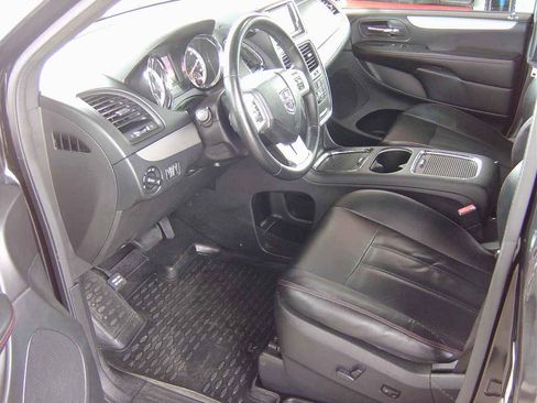 Used 2018 Dodge Grand Caravan GT image 9