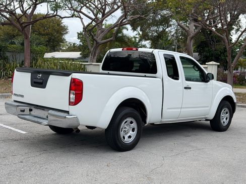 Used 2013 Nissan Frontier S image 3
