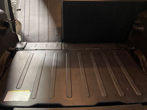 Used 2010 Chevrolet HHR LT image 3