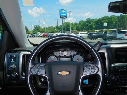 Used 2019 Chevrolet Silverado 1500 4x4 Double Cab LD LT image 2