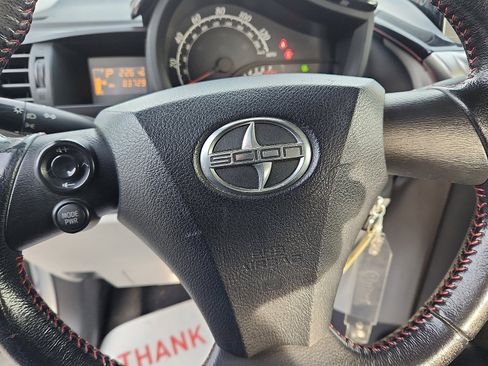 Used 2014 Scion iQ 10 Series image 16