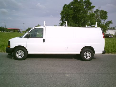 Used 2018 Chevrolet Express 3500 LS image 6