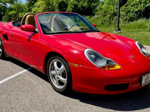 Used 2000 Porsche Boxster RWD image 2