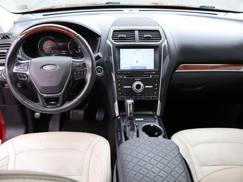 Used 2018 Ford Explorer 4WD Platinum image 20
