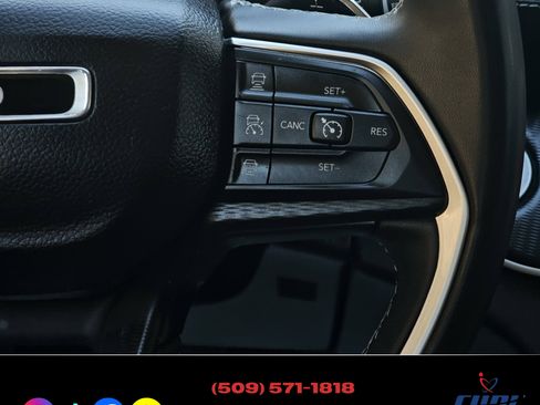 Used 2024 Jeep Grand Cherokee Laredo image 15