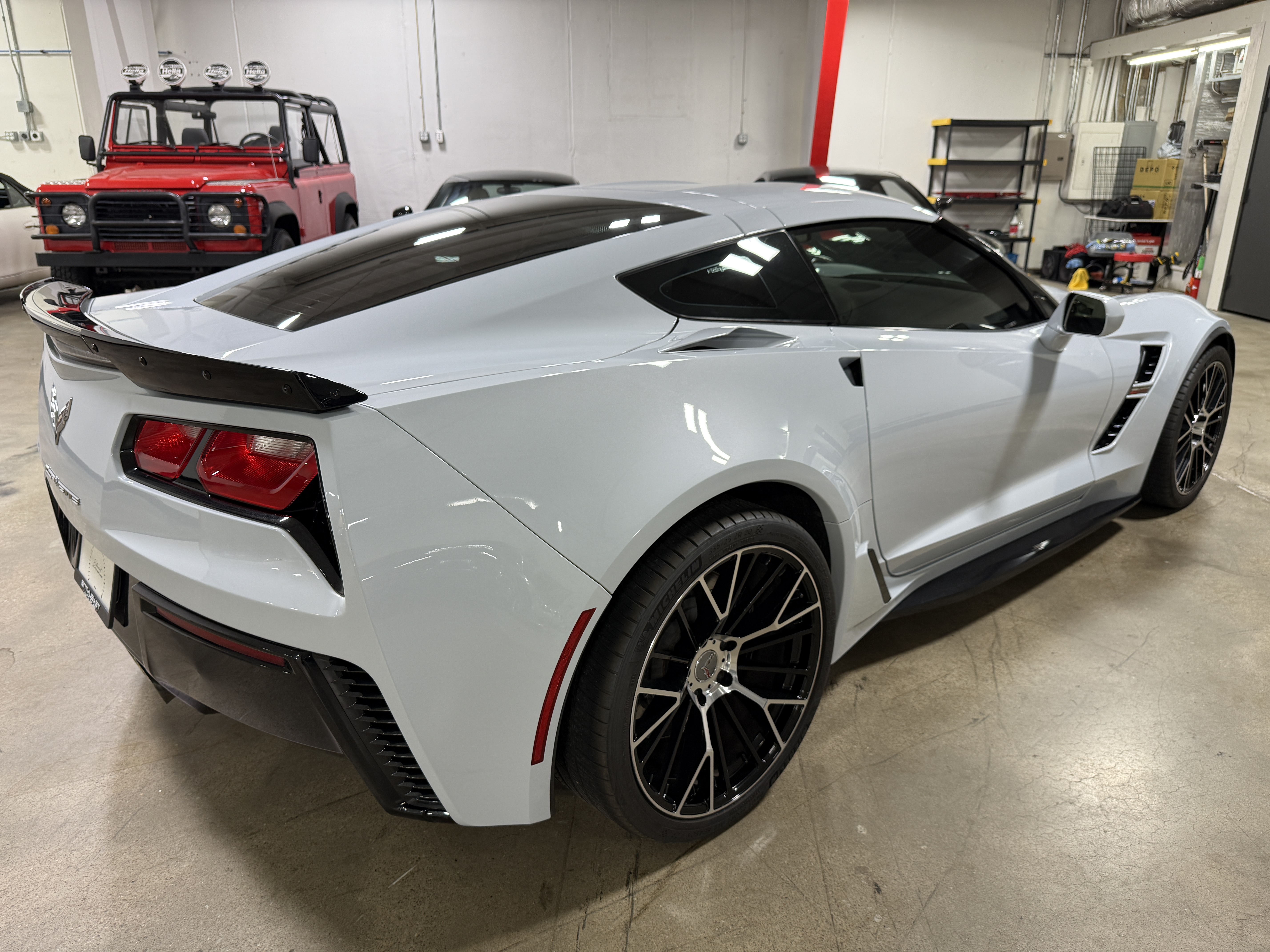 Used 2019 Chevrolet Corvette Grand Sport Coupe w/ 2LT RWD image 14