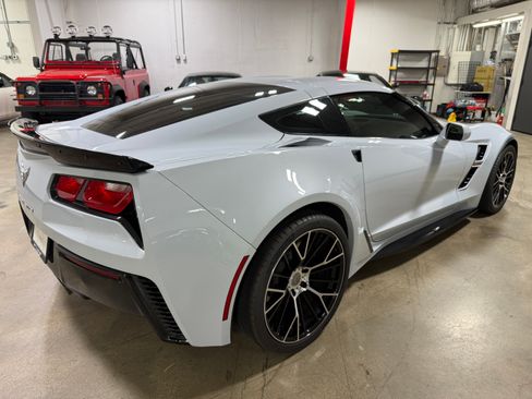 Used 2019 Chevrolet Corvette Grand Sport Coupe w/ 2LT RWD image 14