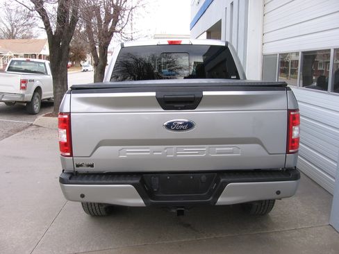Used 2020 Ford F150 XLT image 4