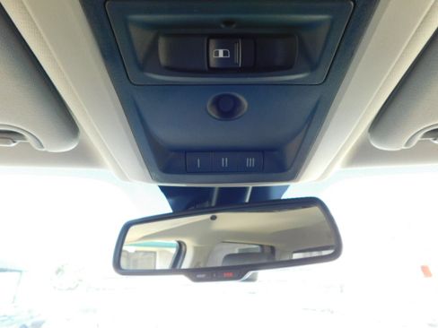 Used 2018 RAM 1500 SLT image 17