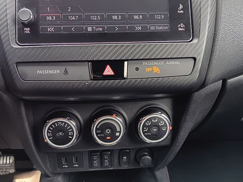 Used 2018 Mitsubishi Outlander Sport SE image 14