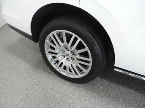 Used 2023 Ford Expedition Limited image 14