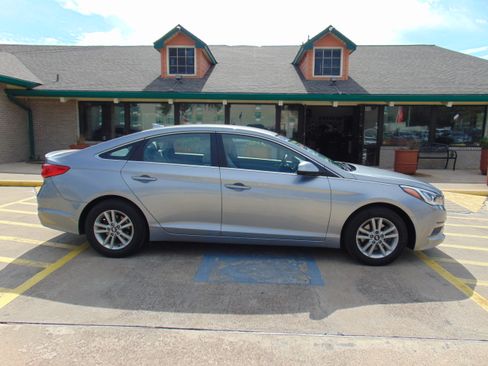 Used 2015 Hyundai Sonata SE image 7