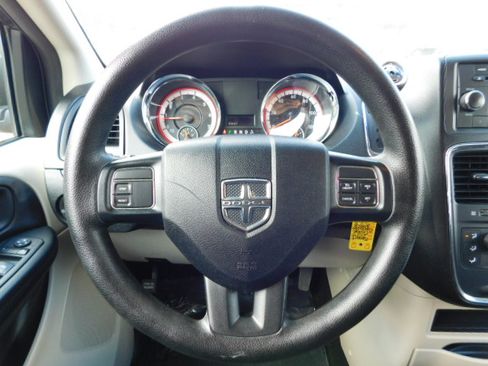 Used 2014 Dodge Grand Caravan SE image 14