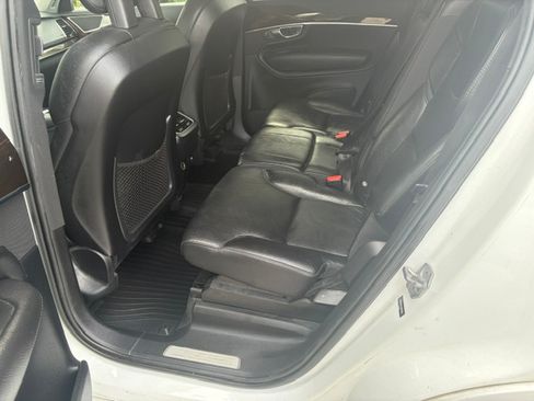 Used 2017 Volvo XC90 AWD T6 Momentum image 27