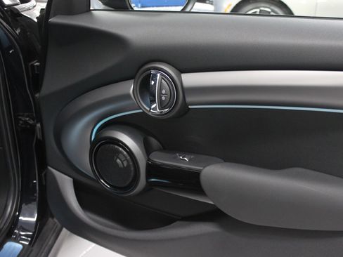 Used 2023 MINI Cooper S image 40