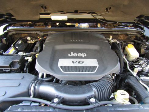 Used 2015 Jeep Wrangler Rubicon image 18