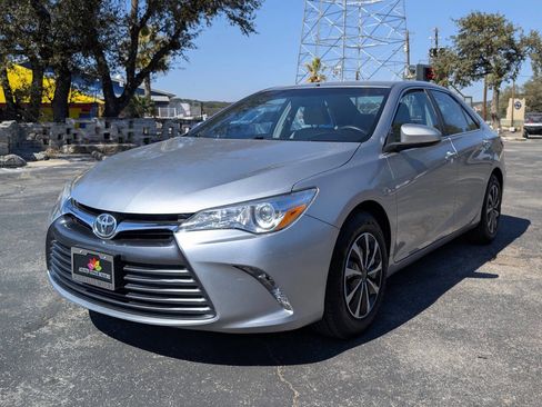 Used 2016 Toyota Camry XLE image 4