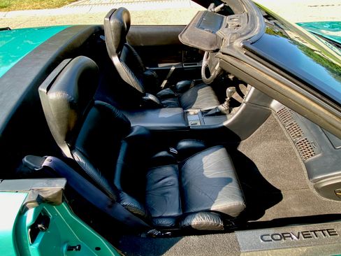 Used 1991 Chevrolet Corvette image 20