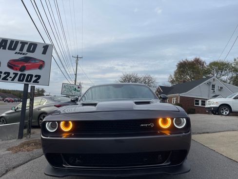 Used 2021 Dodge Challenger SXT image 2