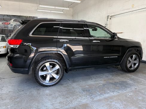 Used 2014 Jeep Grand Cherokee 4WD Limited image 8