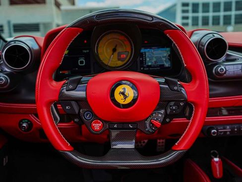 Used 2022 Ferrari F8 Spider Spider image 28