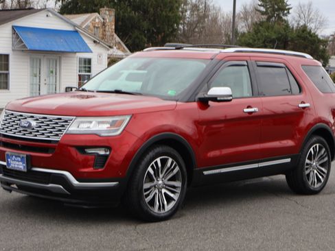Used 2018 Ford Explorer Platinum image 5