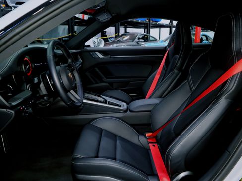 Used 2024 Porsche 911 Carrera 4S image 22