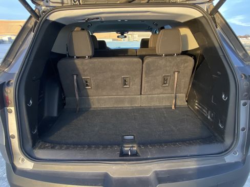 Used 2020 Chevrolet Traverse LT image 28