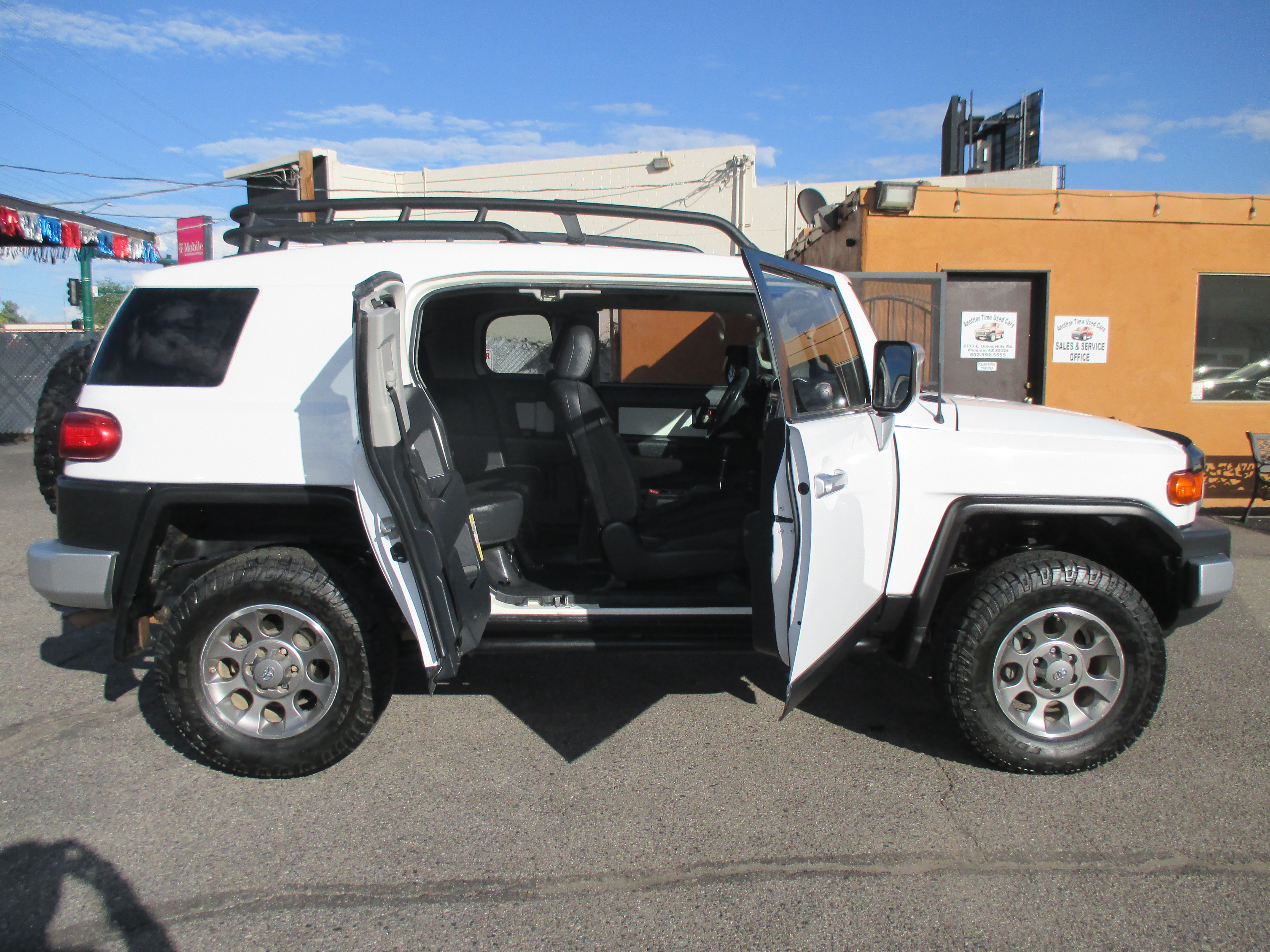 Used 2012 Toyota FJ Cruiser 4WD w/ Upgrade & Convenience image 16
