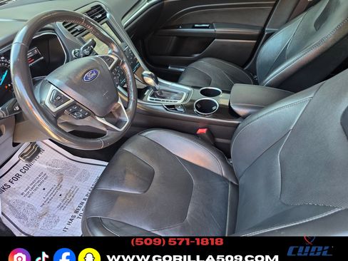 Used 2013 Ford Fusion Titanium AWD image 16