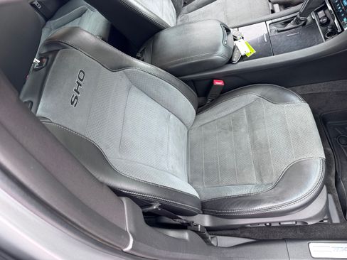 Used 2013 Ford Taurus SHO image 19