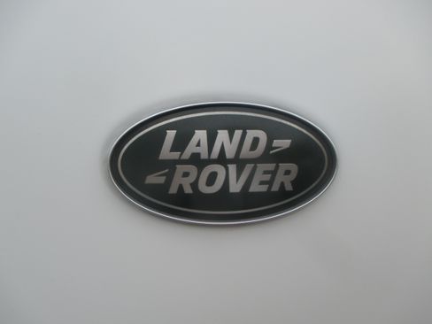 Used 2023 Land Rover Defender 110 SE AWD/4WD image 20